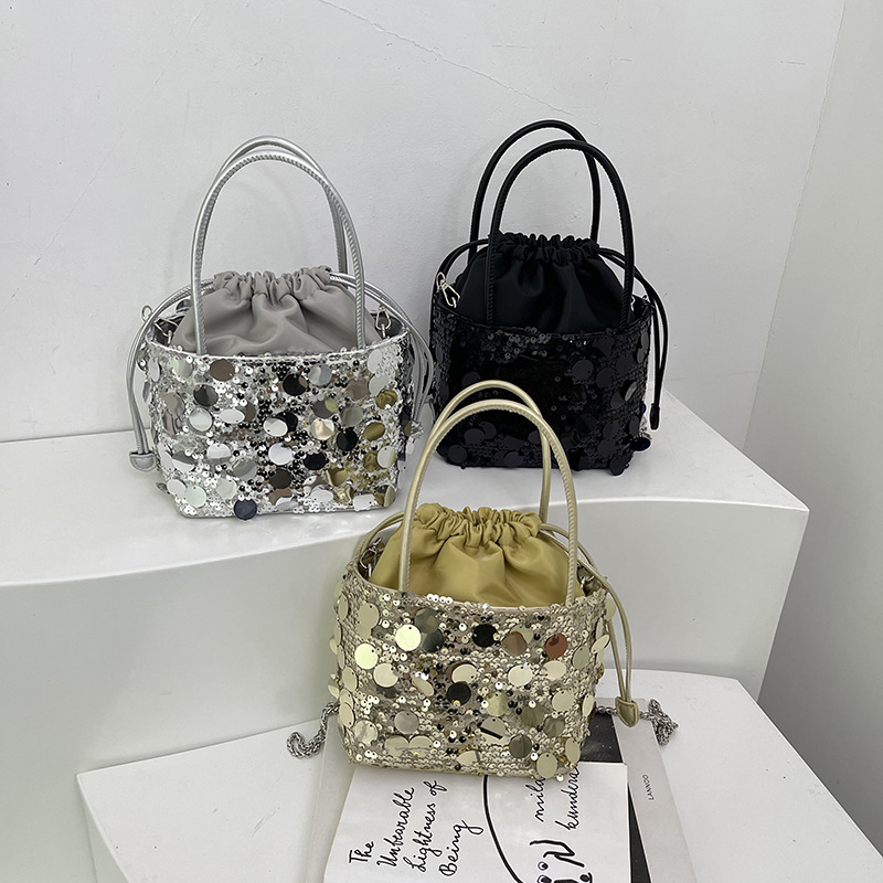 Sacs à main seau à paillettes  - Luxury Bags News avis et prix