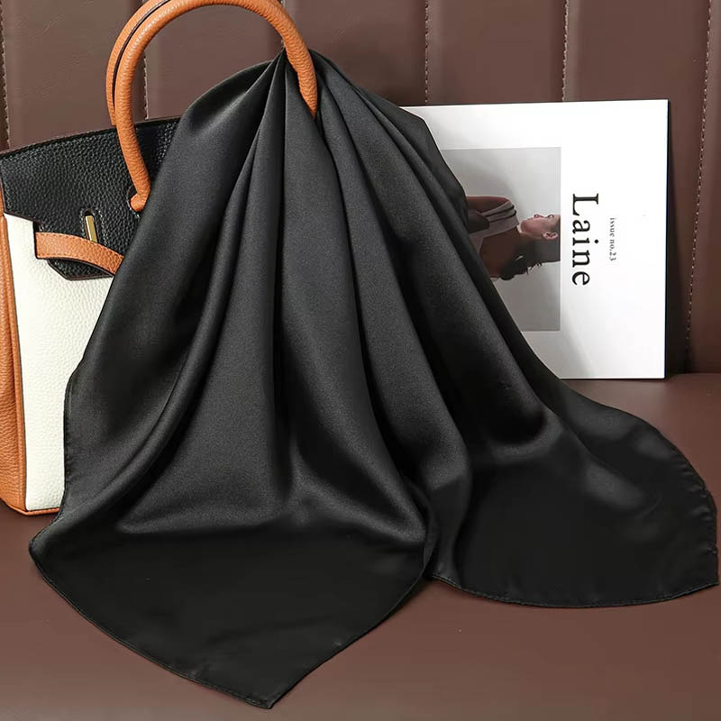 Foulard carré de luxe en soie  - Luxury Bags Office avis et prix