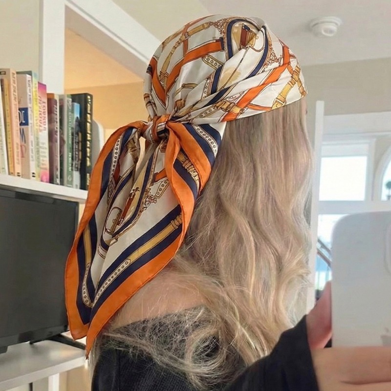 Foulard carré en soie de luxe  - Luxury Bags Brand avis et prix