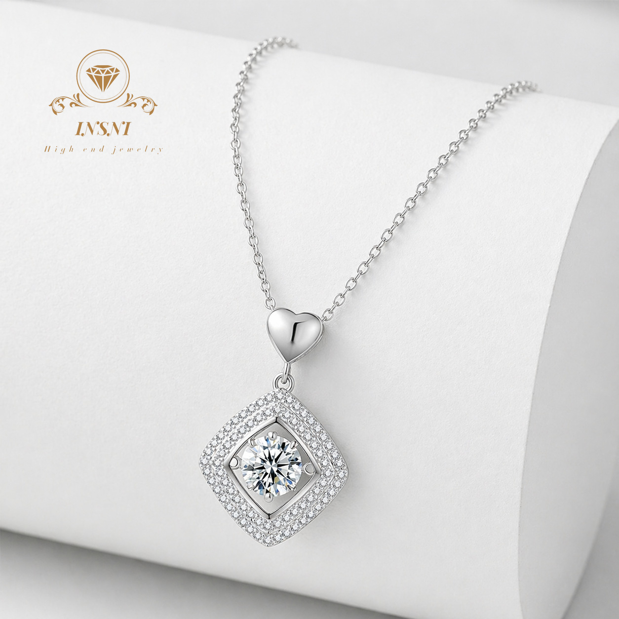 Collier pendentif carré en moi - Luxury Bags Affordable avis et prix