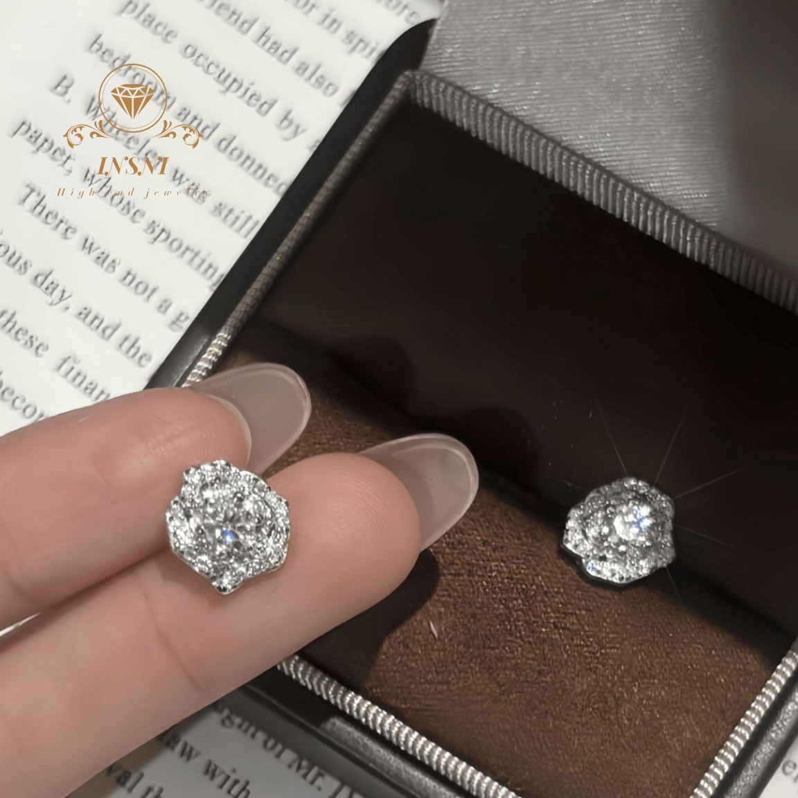 Boucles d'oreilles clous carré - Luxury Bags Affordable avis et prix